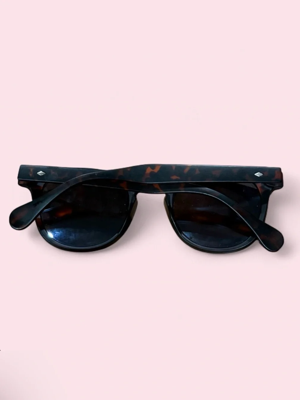 Tortoiseshell Round Sunglasses - Brown Frame, Black Lenses
